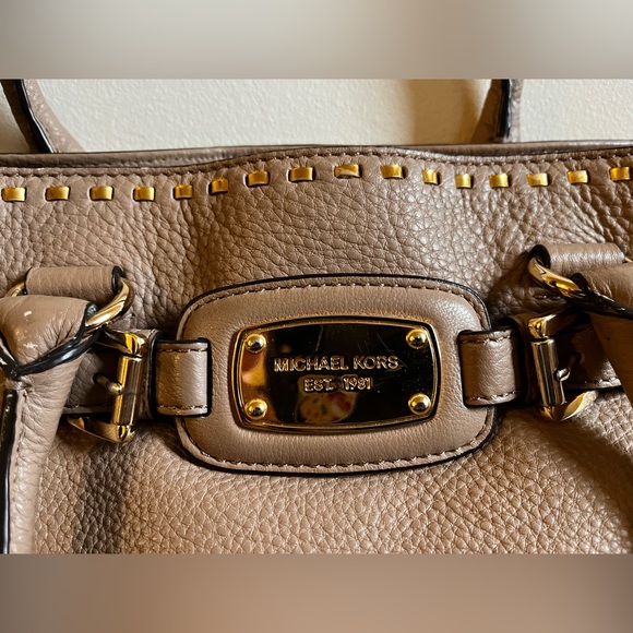 Micheal kors handbag-crossbody, shoulder - Picture 2 of 5